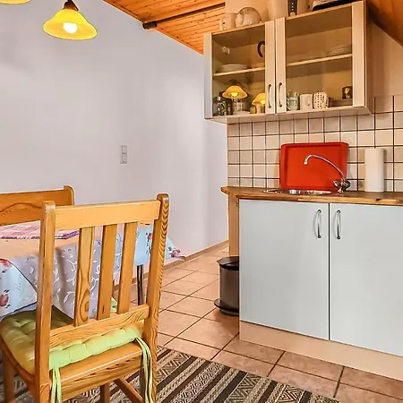 1 Bedroom Awesome In شقة